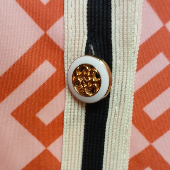 Pink and Red Patterned Button-Up Top - Picture 4 of 6